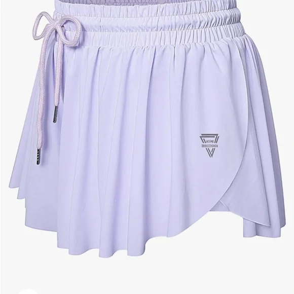 Wsirmet flowy 2 in 1 lilac shorts size Medium {1018} - Picture 2 of 11